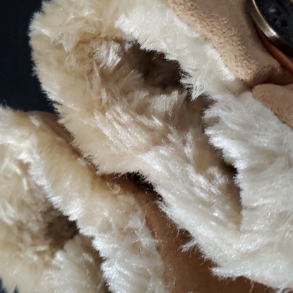 Little Girl's Winter Faux Fur Lightweight Boots - Picture 11 of 14